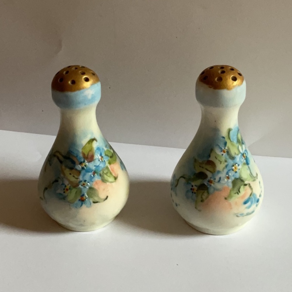 O. & E.G. Royal Austria Porcelain Salt Shaker Hat Pin Holder